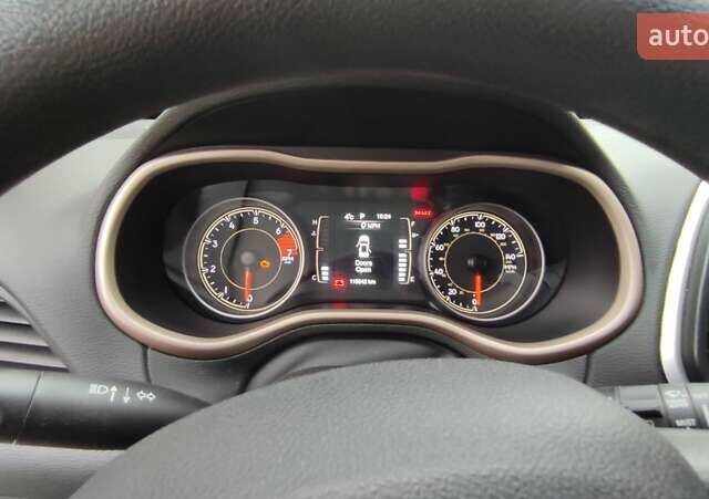 Серый Джип Чероки, объемом двигателя 2.36 л и пробегом 115 тыс. км за 14000 $, фото 6 на Automoto.ua