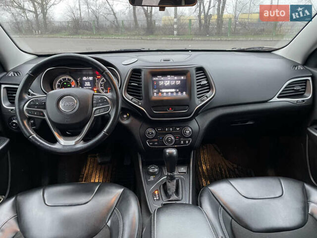 Серый Джип Чероки, объемом двигателя 2.4 л и пробегом 210 тыс. км за 14500 $, фото 25 на Automoto.ua