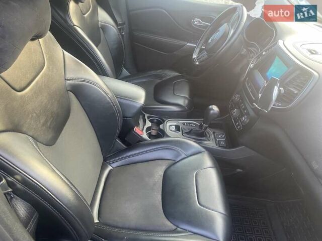 Серый Джип Чероки, объемом двигателя 2.36 л и пробегом 100 тыс. км за 18000 $, фото 9 на Automoto.ua