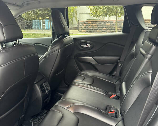 Серый Джип Чероки, объемом двигателя 2.36 л и пробегом 128 тыс. км за 18200 $, фото 7 на Automoto.ua