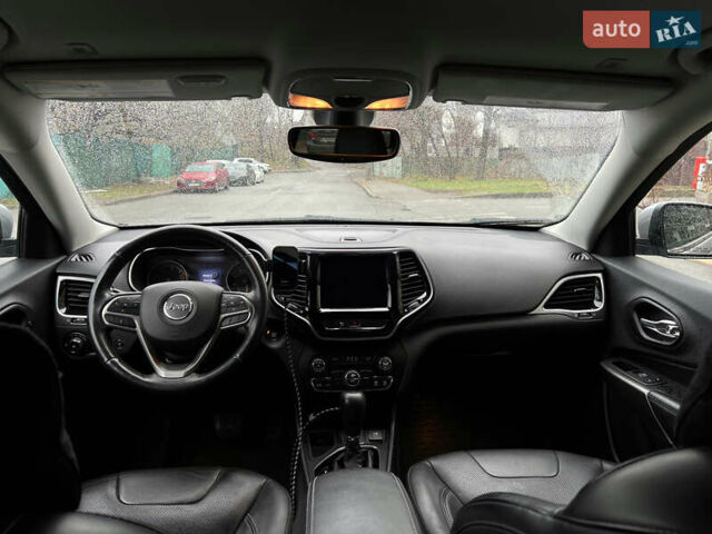 Серый Джип Чероки, объемом двигателя 2.4 л и пробегом 123 тыс. км за 18500 $, фото 7 на Automoto.ua