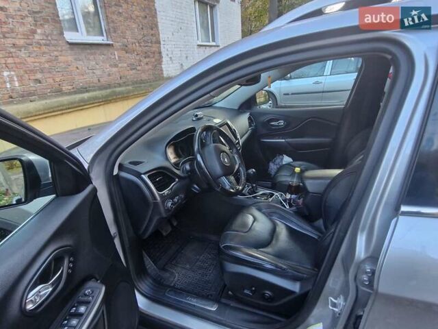 Серый Джип Чероки, объемом двигателя 3.24 л и пробегом 119 тыс. км за 18499 $, фото 14 на Automoto.ua