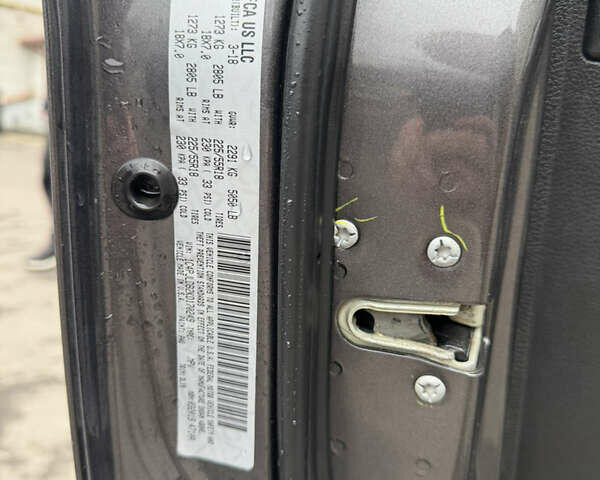 Серый Джип Чероки, объемом двигателя 2.36 л и пробегом 156 тыс. км за 17500 $, фото 5 на Automoto.ua