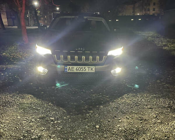 Сірий Джип Cherokee, об'ємом двигуна 2 л та пробігом 73 тис. км за 20000 $, фото 36 на Automoto.ua