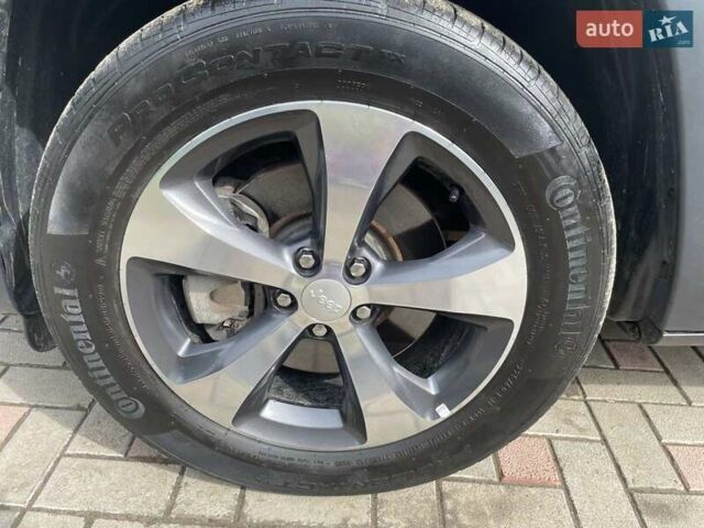 Серый Джип Чероки, объемом двигателя 1.99 л и пробегом 70 тыс. км за 16500 $, фото 19 на Automoto.ua