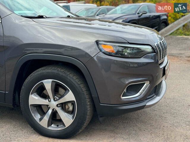 Серый Джип Чероки, объемом двигателя 3.2 л и пробегом 108 тыс. км за 21290 $, фото 3 на Automoto.ua