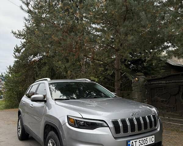 Сірий Джип Cherokee, об'ємом двигуна 3.24 л та пробігом 113 тис. км за 19000 $, фото 14 на Automoto.ua