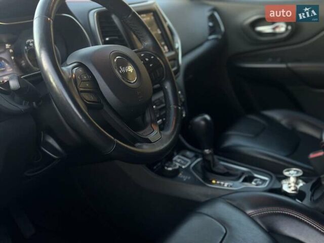 Сірий Джип Cherokee, об'ємом двигуна 1.99 л та пробігом 78 тис. км за 22500 $, фото 31 на Automoto.ua