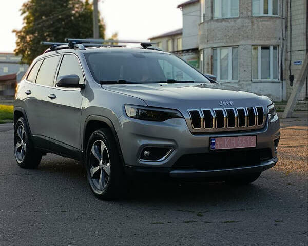 Серый Джип Чероки, объемом двигателя 3.2 л и пробегом 234 тыс. км за 15499 $, фото 1 на Automoto.ua