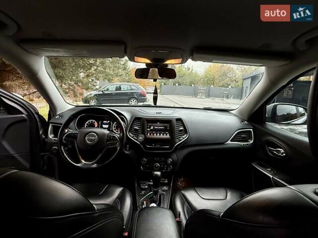 Сірий Джип Cherokee, об'ємом двигуна 3.24 л та пробігом 113 тис. км за 19000 $, фото 11 на Automoto.ua