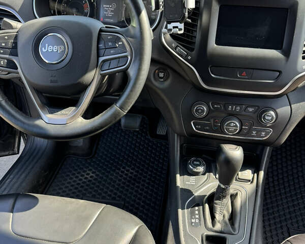 Сірий Джип Cherokee, об'ємом двигуна 2.4 л та пробігом 110 тис. км за 21000 $, фото 9 на Automoto.ua