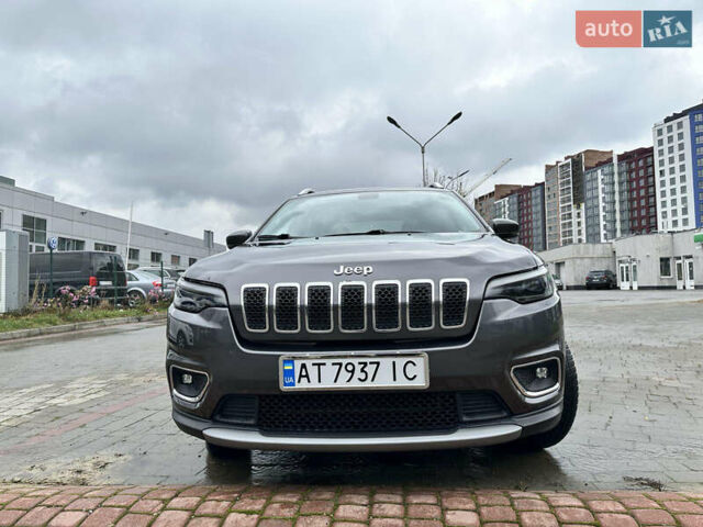 Сірий Джип Cherokee, об'ємом двигуна 2 л та пробігом 142 тис. км за 17100 $, фото 4 на Automoto.ua