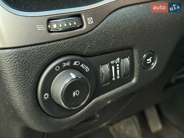 Серый Джип Чероки, объемом двигателя 2.36 л и пробегом 149 тыс. км за 16900 $, фото 36 на Automoto.ua