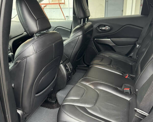 Серый Джип Чероки, объемом двигателя 2.36 л и пробегом 156 тыс. км за 17500 $, фото 6 на Automoto.ua