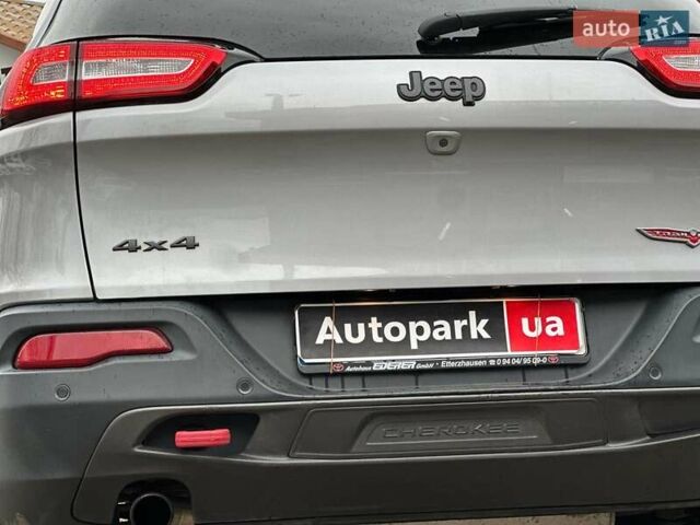 Серый Джип Чероки, объемом двигателя 2.4 л и пробегом 152 тыс. км за 15490 $, фото 11 на Automoto.ua