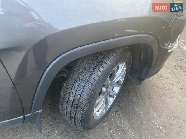 Серый Джип Чероки, объемом двигателя 2.36 л и пробегом 100 тыс. км за 18000 $, фото 2 на Automoto.ua