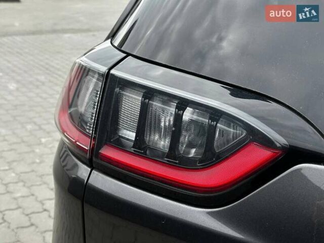 Сірий Джип Cherokee, об'ємом двигуна 3.24 л та пробігом 141 тис. км за 16799 $, фото 8 на Automoto.ua