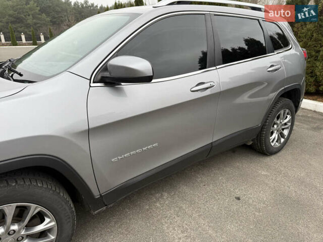 Серый Джип Чероки, объемом двигателя 2.36 л и пробегом 142 тыс. км за 14200 $, фото 6 на Automoto.ua