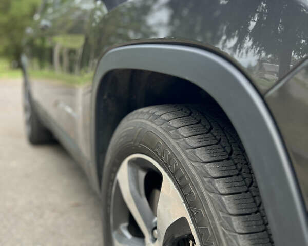 Серый Джип Чероки, объемом двигателя 3.2 л и пробегом 225 тыс. км за 15000 $, фото 10 на Automoto.ua