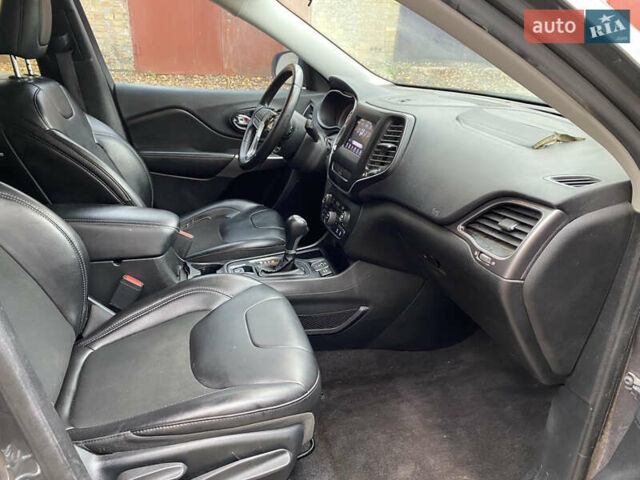 Сірий Джип Cherokee, об'ємом двигуна 2.4 л та пробігом 161 тис. км за 9300 $, фото 21 на Automoto.ua