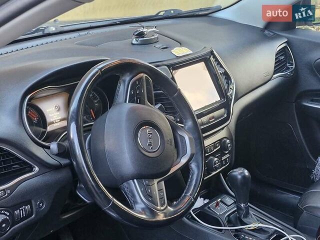 Серый Джип Чероки, объемом двигателя 3.24 л и пробегом 119 тыс. км за 18499 $, фото 20 на Automoto.ua