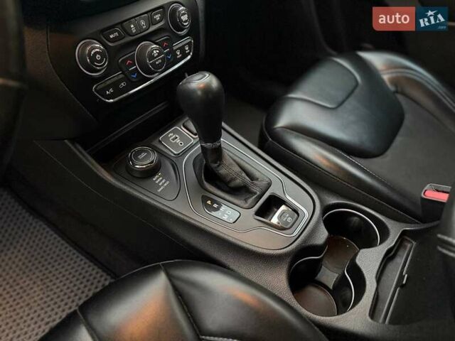 Сірий Джип Cherokee, об'ємом двигуна 2.36 л та пробігом 96 тис. км за 15900 $, фото 15 на Automoto.ua