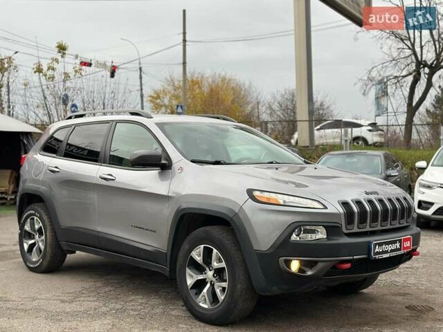 Серый Джип Чероки, объемом двигателя 2.4 л и пробегом 152 тыс. км за 15490 $, фото 2 на Automoto.ua