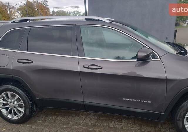 Джип Чероки 2018 в Киеве на Automoto.ua Серый Джип Чероки, объемом двигателя 3.2 л и пробегом 103 тыс. км за 17500 $, фото 12 на Automoto.ua
