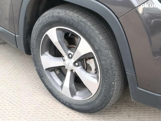 Серый Джип Чероки, объемом двигателя 2.4 л и пробегом 55 тыс. км за 17490 $, фото 5 на Automoto.ua