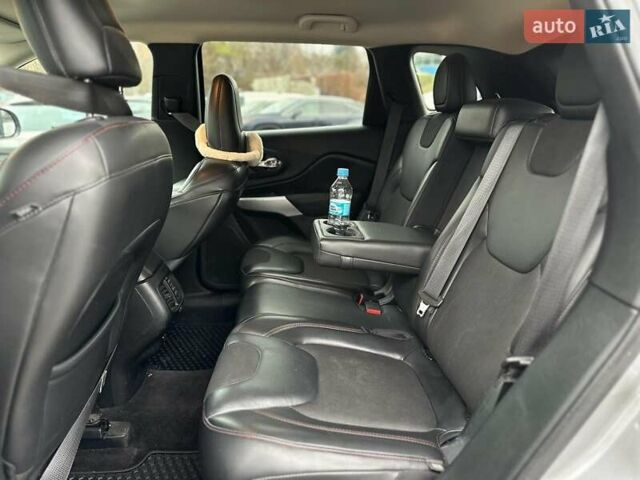 Серый Джип Чероки, объемом двигателя 2.4 л и пробегом 152 тыс. км за 15490 $, фото 14 на Automoto.ua