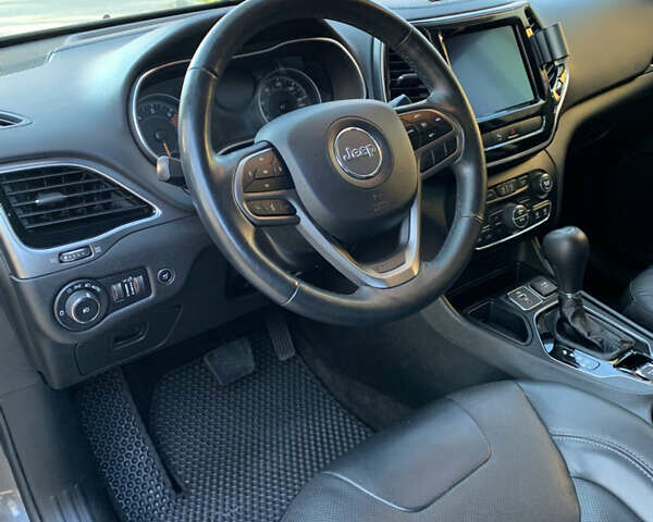 Сірий Джип Cherokee, об'ємом двигуна 2.36 л та пробігом 150 тис. км за 16600 $, фото 59 на Automoto.ua