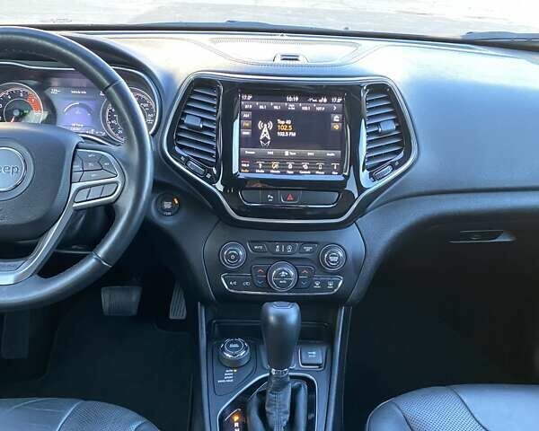 Серый Джип Чероки, объемом двигателя 2 л и пробегом 130 тыс. км за 18300 $, фото 16 на Automoto.ua