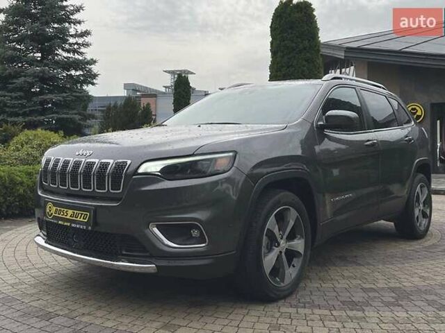 Сірий Джип Cherokee, об'ємом двигуна 2 л та пробігом 28 тис. км за 20690 $, фото 2 на Automoto.ua