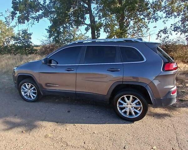Сірий Джип Cherokee, об'ємом двигуна 2.18 л та пробігом 165 тис. км за 19000 $, фото 9 на Automoto.ua