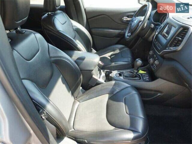 Сірий Джип Cherokee, об'ємом двигуна 3.2 л та пробігом 48 тис. км за 18000 $, фото 7 на Automoto.ua
