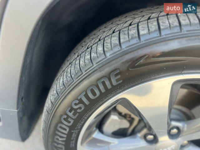 Сірий Джип Cherokee, об'ємом двигуна 2.36 л та пробігом 150 тис. км за 16600 $, фото 37 на Automoto.ua