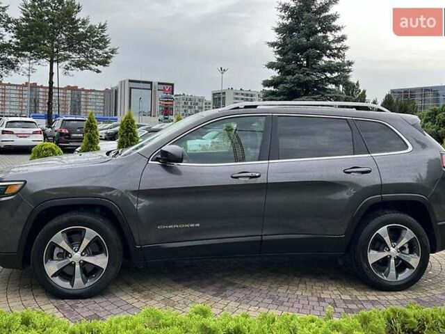 Сірий Джип Cherokee, об'ємом двигуна 2 л та пробігом 28 тис. км за 20690 $, фото 3 на Automoto.ua