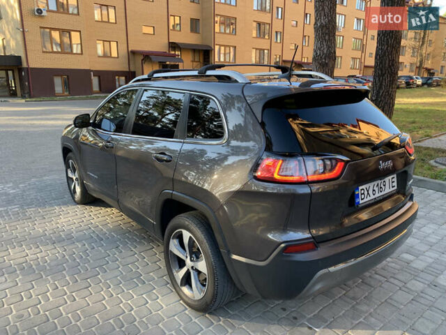 Сірий Джип Cherokee, об'ємом двигуна 2.36 л та пробігом 150 тис. км за 16600 $, фото 4 на Automoto.ua