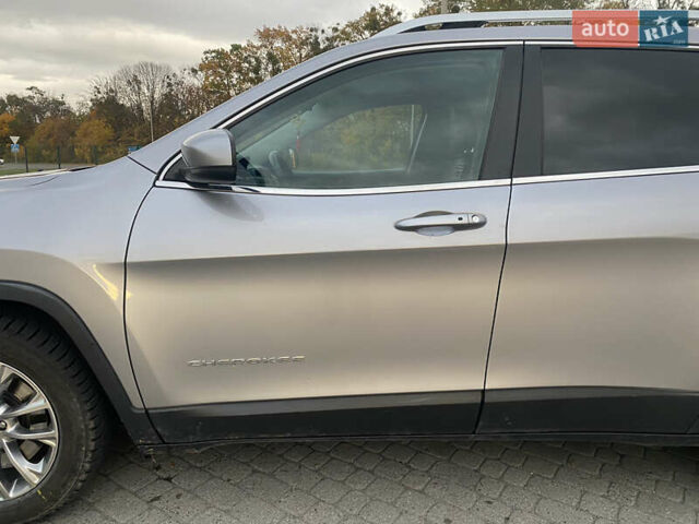 Серый Джип Чероки, объемом двигателя 2.36 л и пробегом 176 тыс. км за 16200 $, фото 5 на Automoto.ua