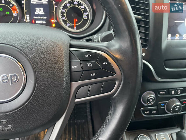 Серый Джип Чероки, объемом двигателя 2.4 л и пробегом 210 тыс. км за 14500 $, фото 36 на Automoto.ua