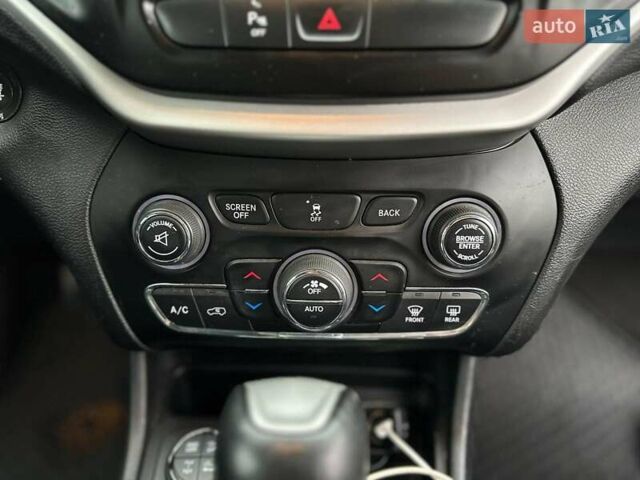 Серый Джип Чероки, объемом двигателя 2.4 л и пробегом 152 тыс. км за 15490 $, фото 26 на Automoto.ua