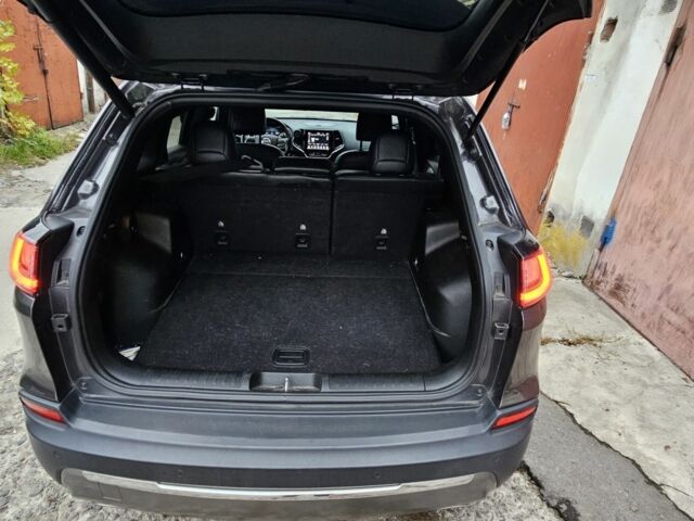 Джип Cherokee 2018 у Рівному на Automoto.ua Сірий Джип Cherokee, об'ємом двигуна 3.2 л та пробігом 150 тис. км за 18700 $, фото 10 на Automoto.ua