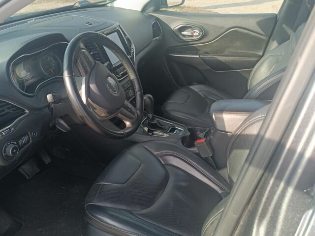 Серый Джип Чероки, объемом двигателя 3 л и пробегом 121 тыс. км за 17700 $, фото 5 на Automoto.ua