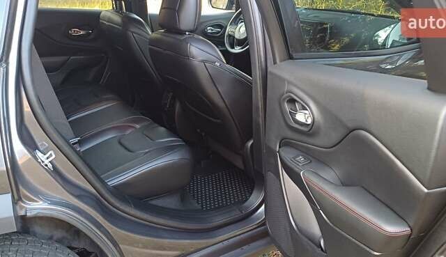 Сірий Джип Cherokee, об'ємом двигуна 3.24 л та пробігом 54 тис. км за 21300 $, фото 42 на Automoto.ua