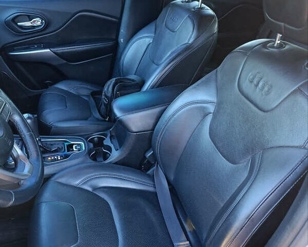 Серый Джип Чероки, объемом двигателя 3.2 л и пробегом 234 тыс. км за 15499 $, фото 7 на Automoto.ua