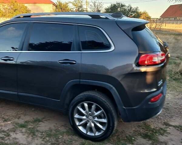 Серый Джип Чероки, объемом двигателя 2.18 л и пробегом 165 тыс. км за 18900 $, фото 5 на Automoto.ua