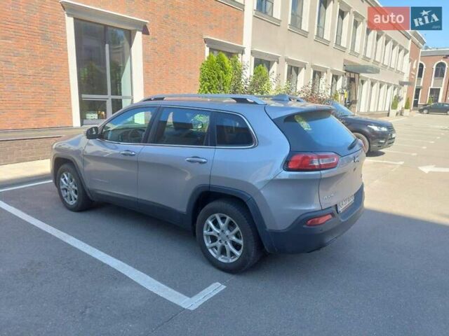 Сірий Джип Cherokee, об'ємом двигуна 2.36 л та пробігом 100 тис. км за 17999 $, фото 3 на Automoto.ua