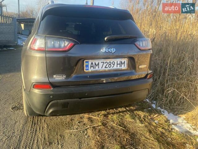 Серый Джип Чероки, объемом двигателя 2.36 л и пробегом 100 тыс. км за 18000 $, фото 6 на Automoto.ua