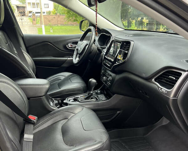 Серый Джип Чероки, объемом двигателя 3.2 л и пробегом 225 тыс. км за 15000 $, фото 13 на Automoto.ua