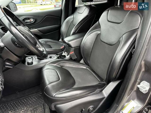 Сірий Джип Cherokee, об'ємом двигуна 3.24 л та пробігом 141 тис. км за 16799 $, фото 16 на Automoto.ua